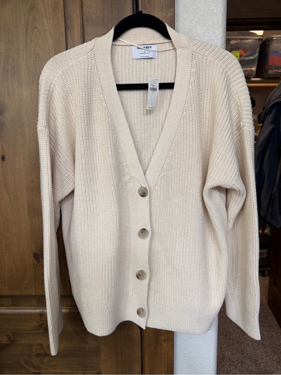 Old Navy Sweaters - Old Navy Cream Button-Front Ribbed Cardigan